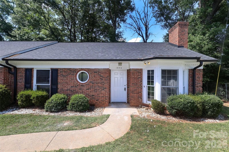 1214 E Franklin Boulevard A, Gastonia, NC - 2 beds, 2 baths, 1,093 sqft - $194,000