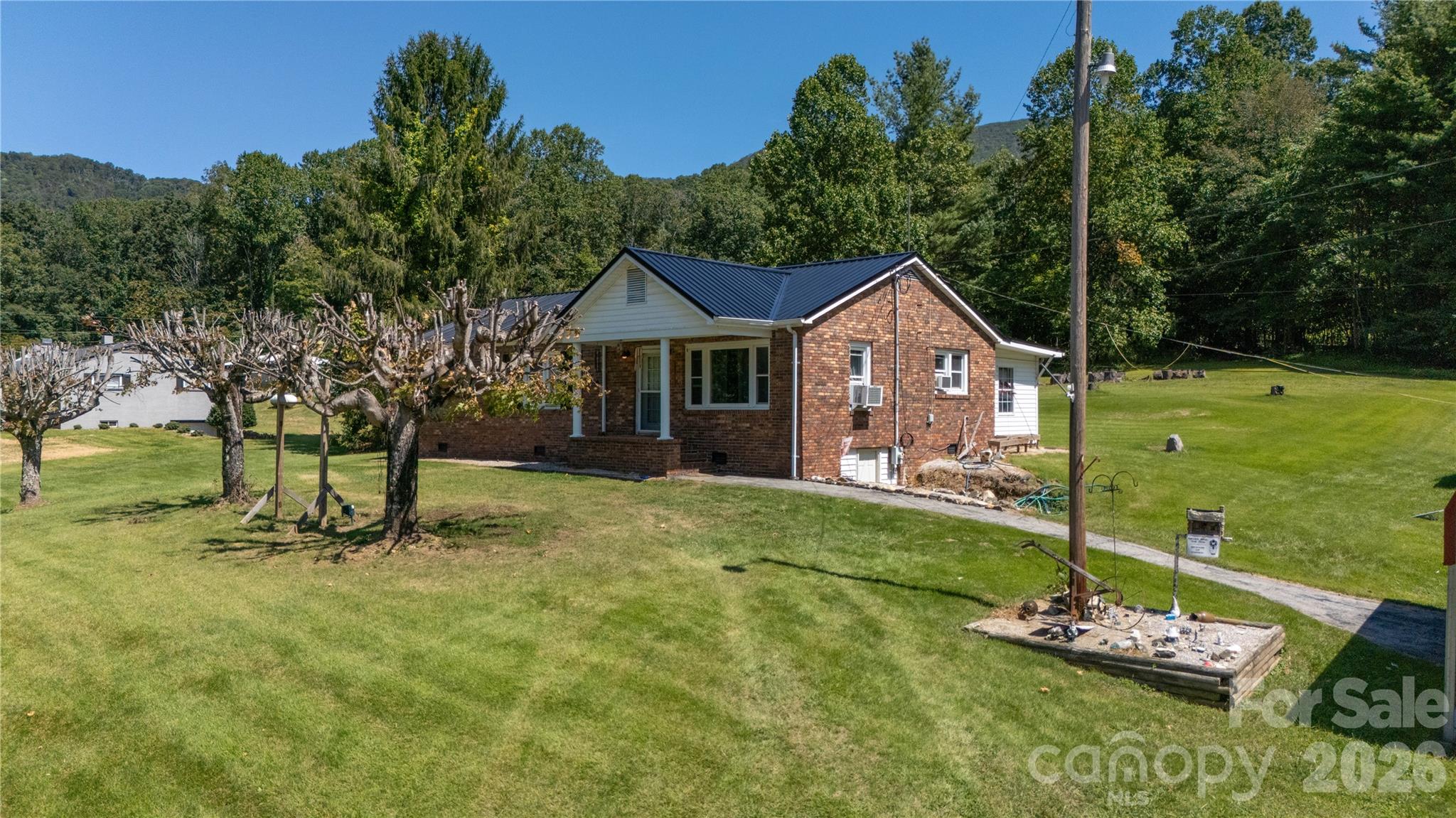 1424 Bear Creek Road, Bakersville, NC. property listing photo