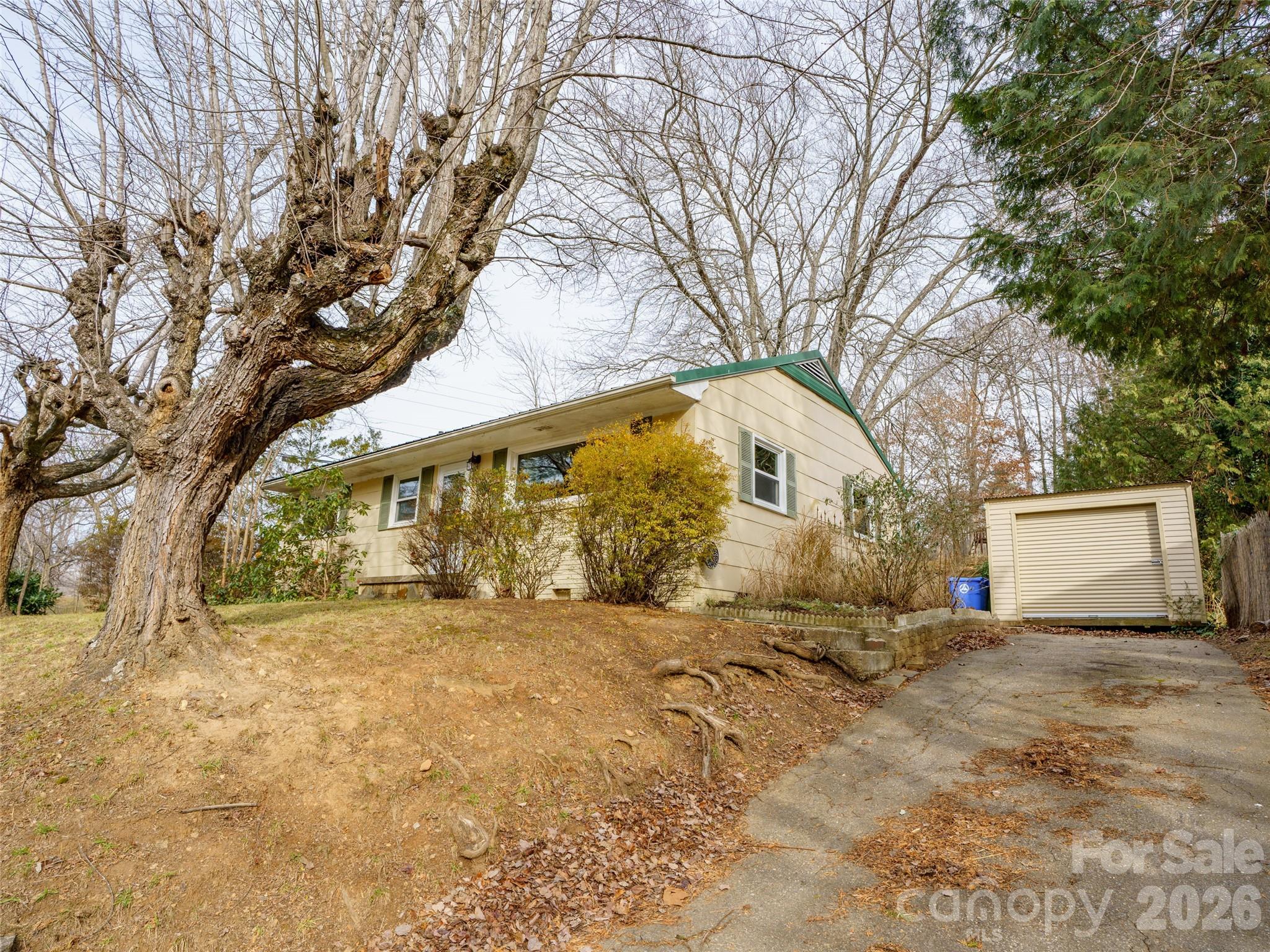 184 London Road, Asheville, NC. property listing photo