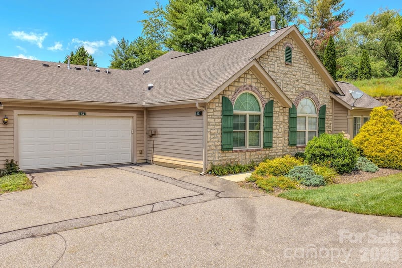 52 Mountain Meadow Circle, Weaverville, NC - 2 beds, 2 baths, 1,876 sqft - $515,000