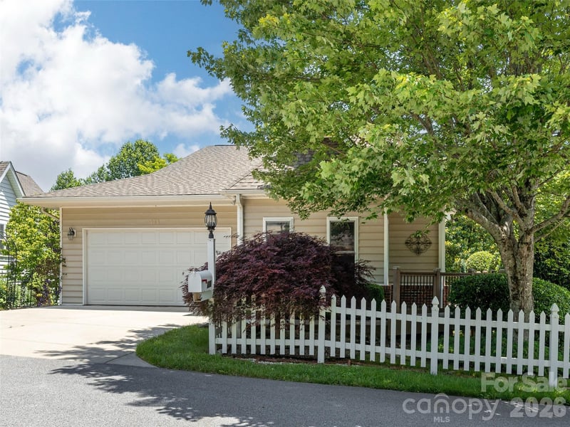 171 Ashefield Court, Hendersonville, NC - 4 beds, 3 baths, 2,759 sqft - $665,000