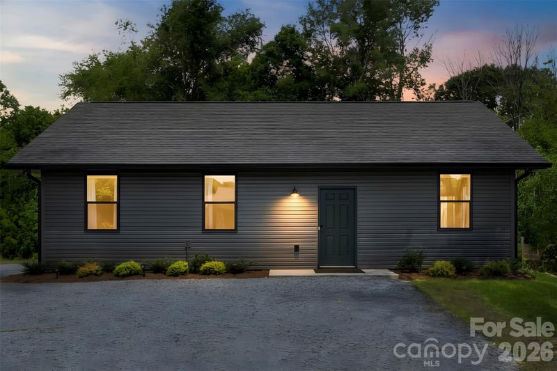1003 College Boulevard, Dallas, NC - 3 beds, 2 baths, 1,200 sqft - $260,000