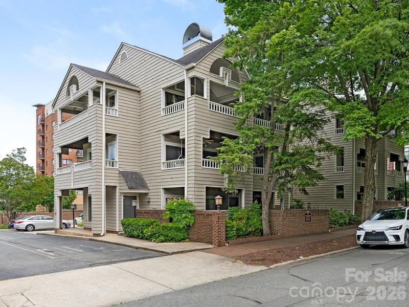 212 W 10th Street Apt 3, Charlotte, NC - 2 beds, 1 bath, 971 sqft - $300,000