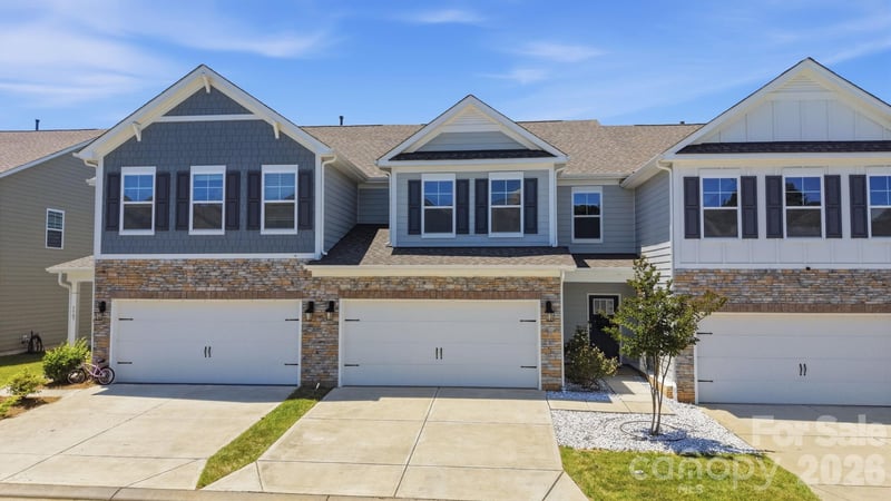 3911 Fairlady Lane, Fort Mill, SC - 4 beds, 3 baths, 2,481 sqft - $445,000