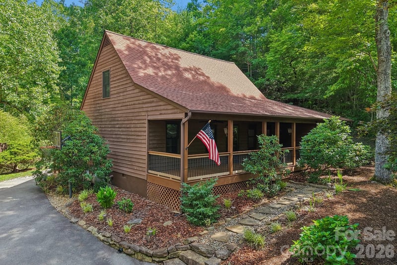 1952 Davis Mountain Road, Hendersonville, NC - 3 beds, 2 baths, 1,890 sqft - $499,500