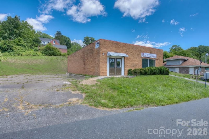 193 Walnut Avenue, Spruce Pine, NC -  - $198,000