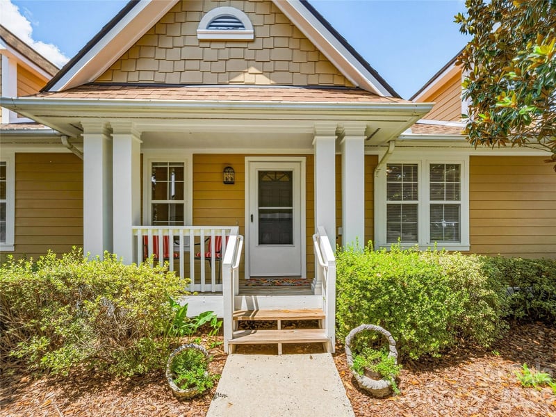 102 Rough Point Court, Asheville, NC - 2 beds, 2 baths, 1,419 sqft - $299,000