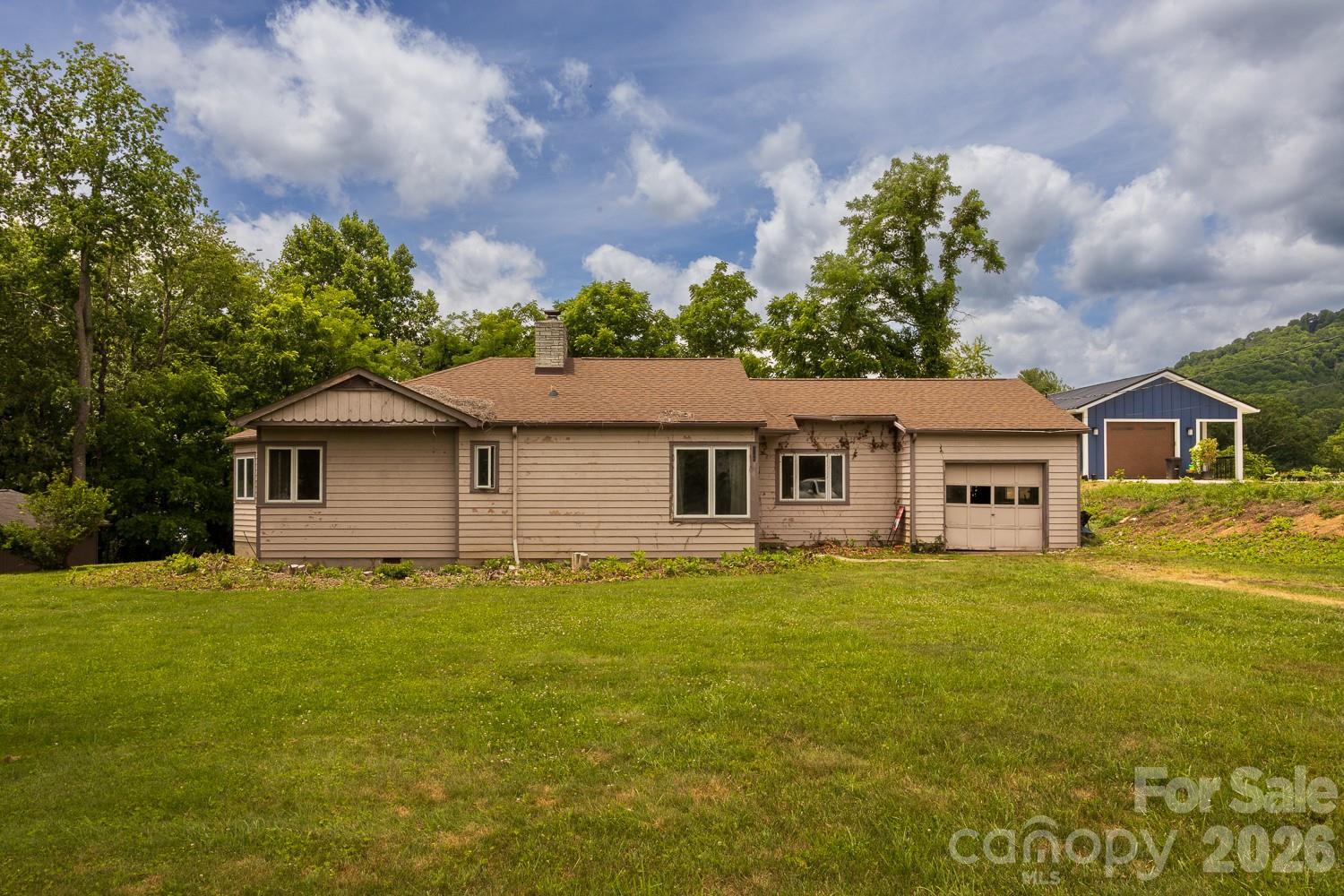 115 Church Street, Burnsville, NC. property listing photo