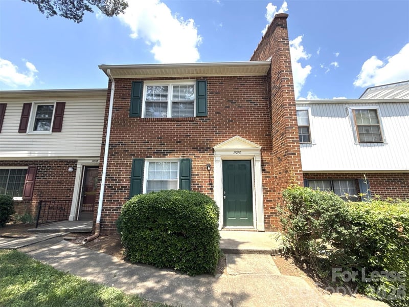 11016 Hunter Trail Lane, Charlotte, NC - 2 beds, 1.5 baths, 1,087 sqft - $1,495/mo