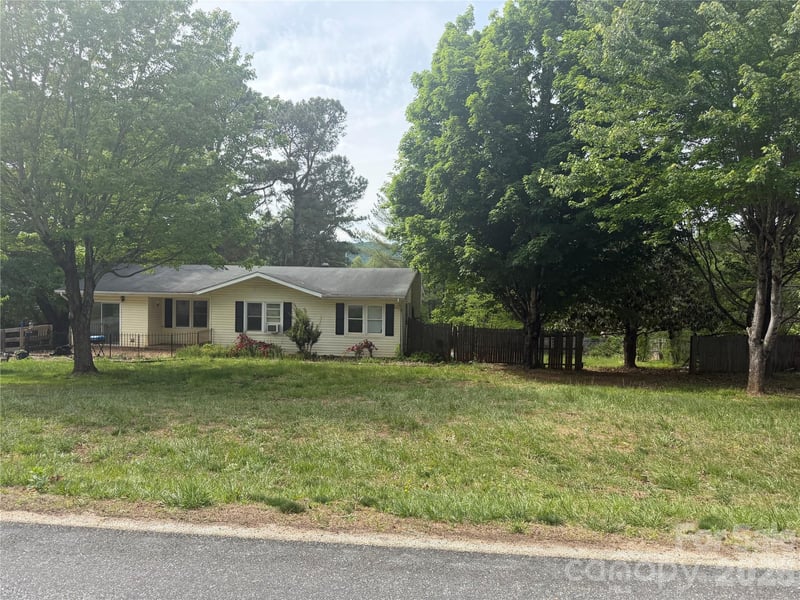 2723 Tatertown Loop, Nebo, NC - 3 beds, 2 baths, 2,300 sqft - $235,400