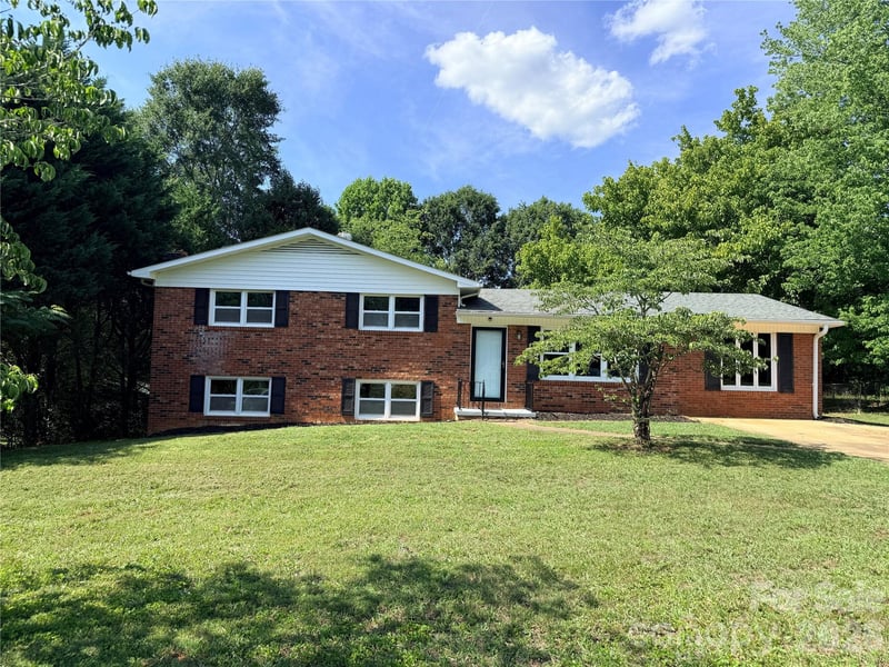 267 Hoopaugh Avenue, Ellenboro, NC - 3 beds, 2 baths, 2,339 sqft - $316,500