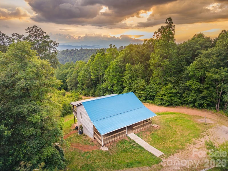 3020 Silver Creek Mountain Road, Morganton, NC - 2 beds, 2.5 baths, 1,854 sqft - $375,000