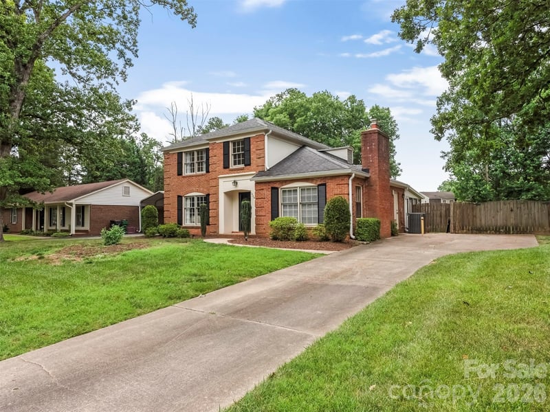 1429 Mcilroy Road, Charlotte, NC - 3 beds, 2.5 baths, 1,933 sqft - $535,000