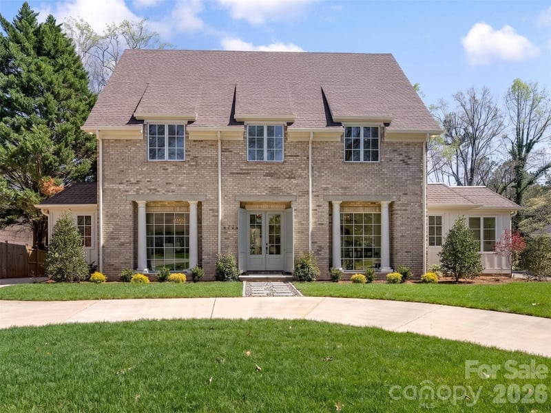 6740 Newhall Road, Charlotte, NC - 5 beds, 6.5 baths, 5,832 sqft - $2,899,000