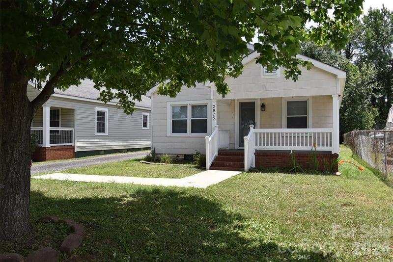 2825 Long Avenue E, Ranlo, NC - 2 beds, 1 bath, 842 sqft - $200,000