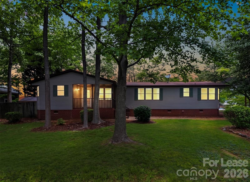 120 Stepaside Lane, Mooresville, NC - 3 beds, 2 baths, 2,184 sqft - $3,900/mo