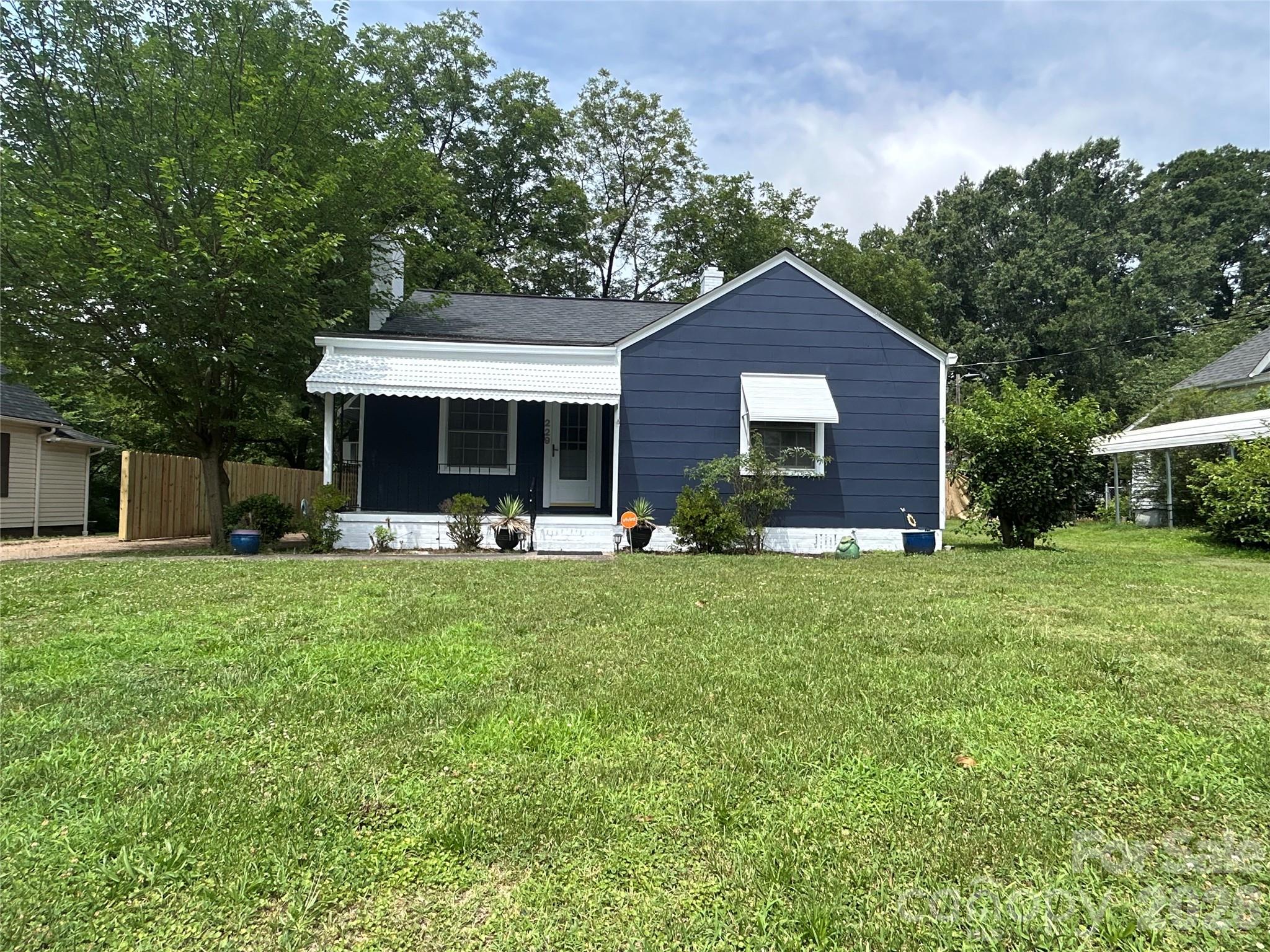 229 E Mcneely Avenue, Mooresville, NC. property listing photo
