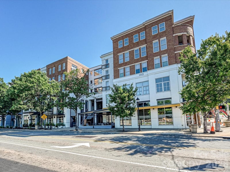 1315 East Boulevard Apt 813, Charlotte, NC - 2 beds, 2 baths, 1,055 sqft - $435,000