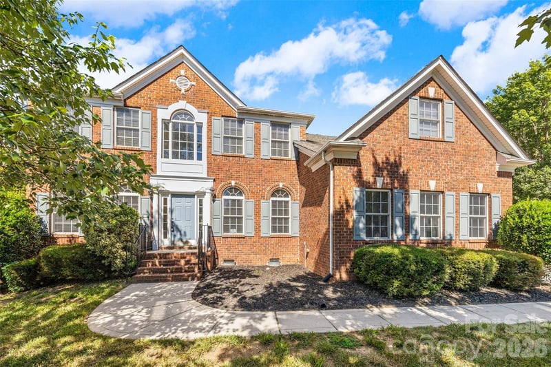 8408 Denholme Drive, Waxhaw, NC - 5 beds, 4 baths, 3,404 sqft - $700,000