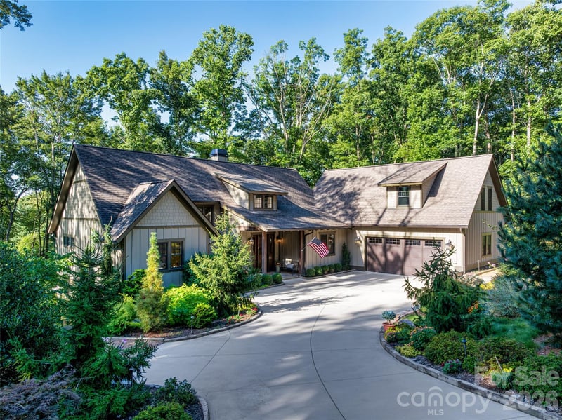 442 Autumn Sky Drive, Hendersonville, NC - 3 beds, 2.5 baths, 3,149 sqft - $1,250,000