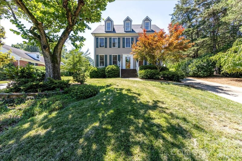 6912 Foxglove Drive, Charlotte, NC - 5 beds, 3.5 baths, 3,143 sqft - $800,000