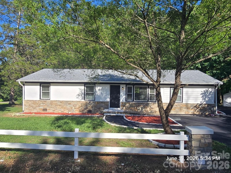 1050 South Lake Drive, Lancaster, SC - 3 beds, 2 baths, 1,485 sqft - $270,000