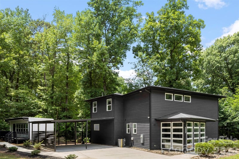 7117 W Sugar Creek Road, Charlotte, NC - 3 beds, 3.5 baths, 1,876 sqft - $485,000