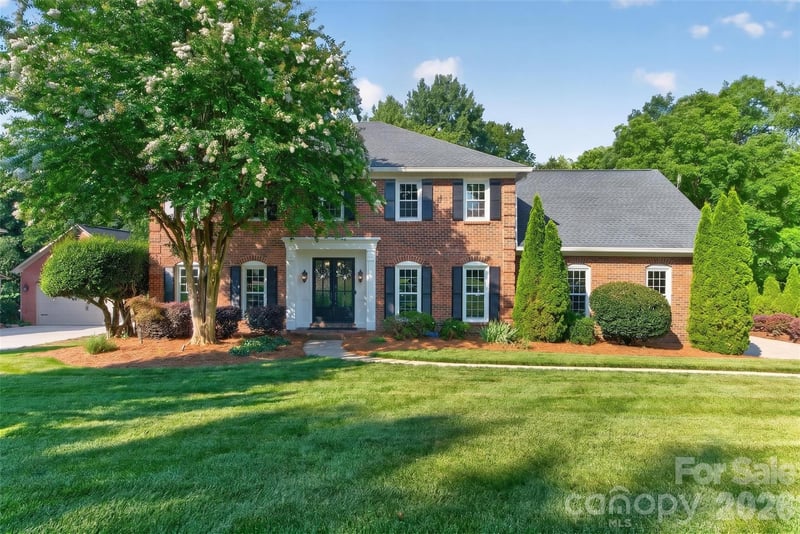 1231 Manicott Drive, Matthews, NC - 4 beds, 2.5 baths, 3,597 sqft - $964,900