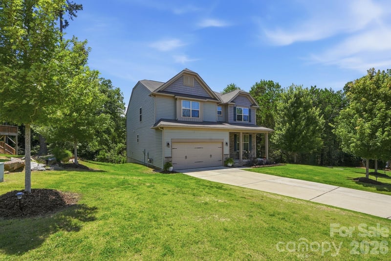 4870 Summerside Drive, Clover, SC - 6 beds, 4 baths, 4,337 sqft - $699,000
