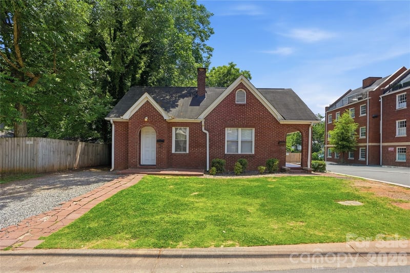 1411/1413 W 4th Street, Charlotte, NC - 4 beds, 2,079 sqft - $749,900