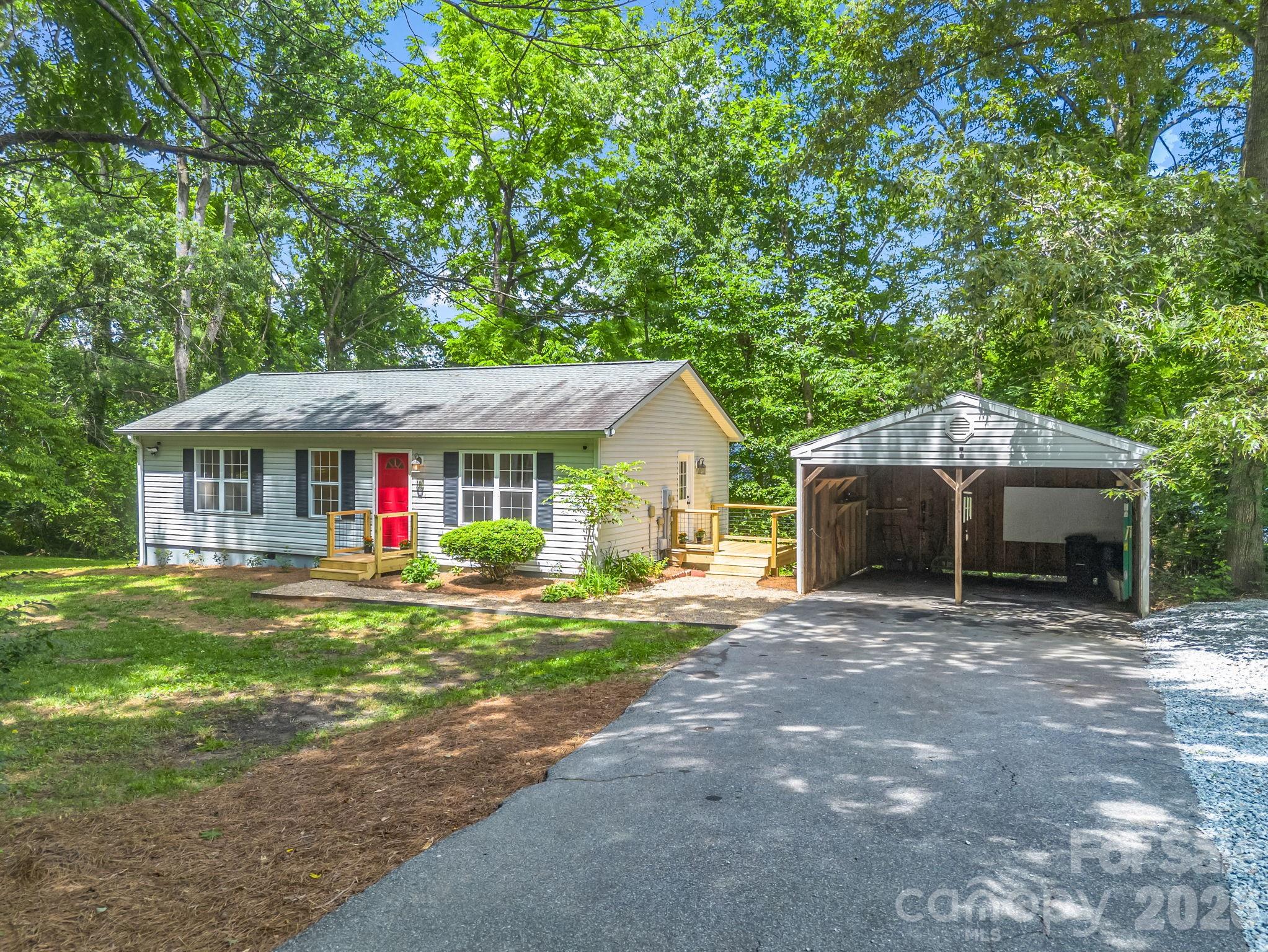 30 Lake Forest Lane, Hendersonville, NC. property listing photo