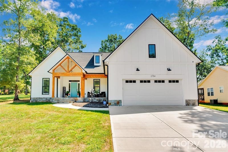 2754 Emperor Street, Claremont, NC - 3 beds, 3 baths, 1,814 sqft - $475,000