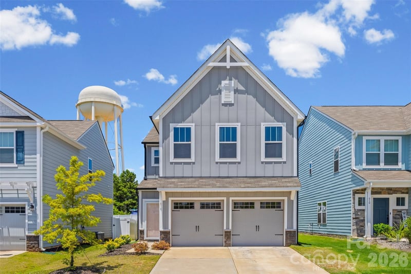 614 Candela Court, York, SC - 4 beds, 3 baths, 2,496 sqft - $300,000