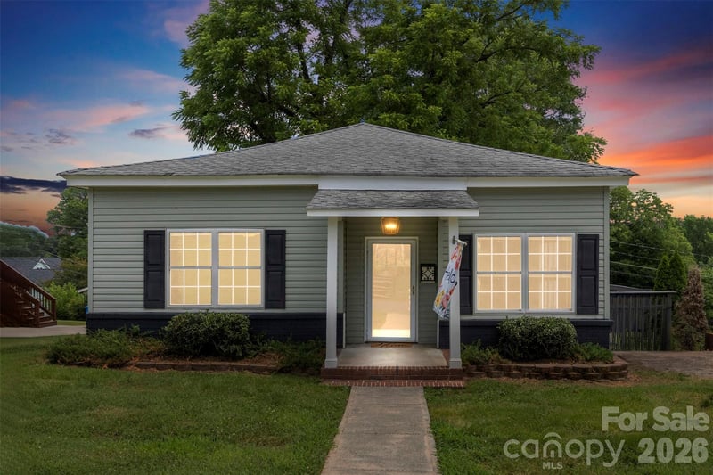 116 7th Street, Cramerton, NC - 2 beds, 1 bath, 1,150 sqft - $259,900