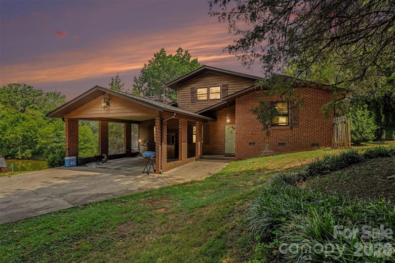 6 Old Farm Road, Salisbury, NC - 3 beds, 2 baths, 1,616 sqft - $370,000