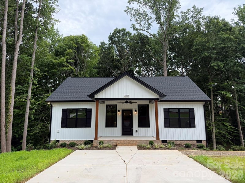 310 Willow Street, Stanley, NC - 2 beds, 2 baths, 1,155 sqft - $294,900