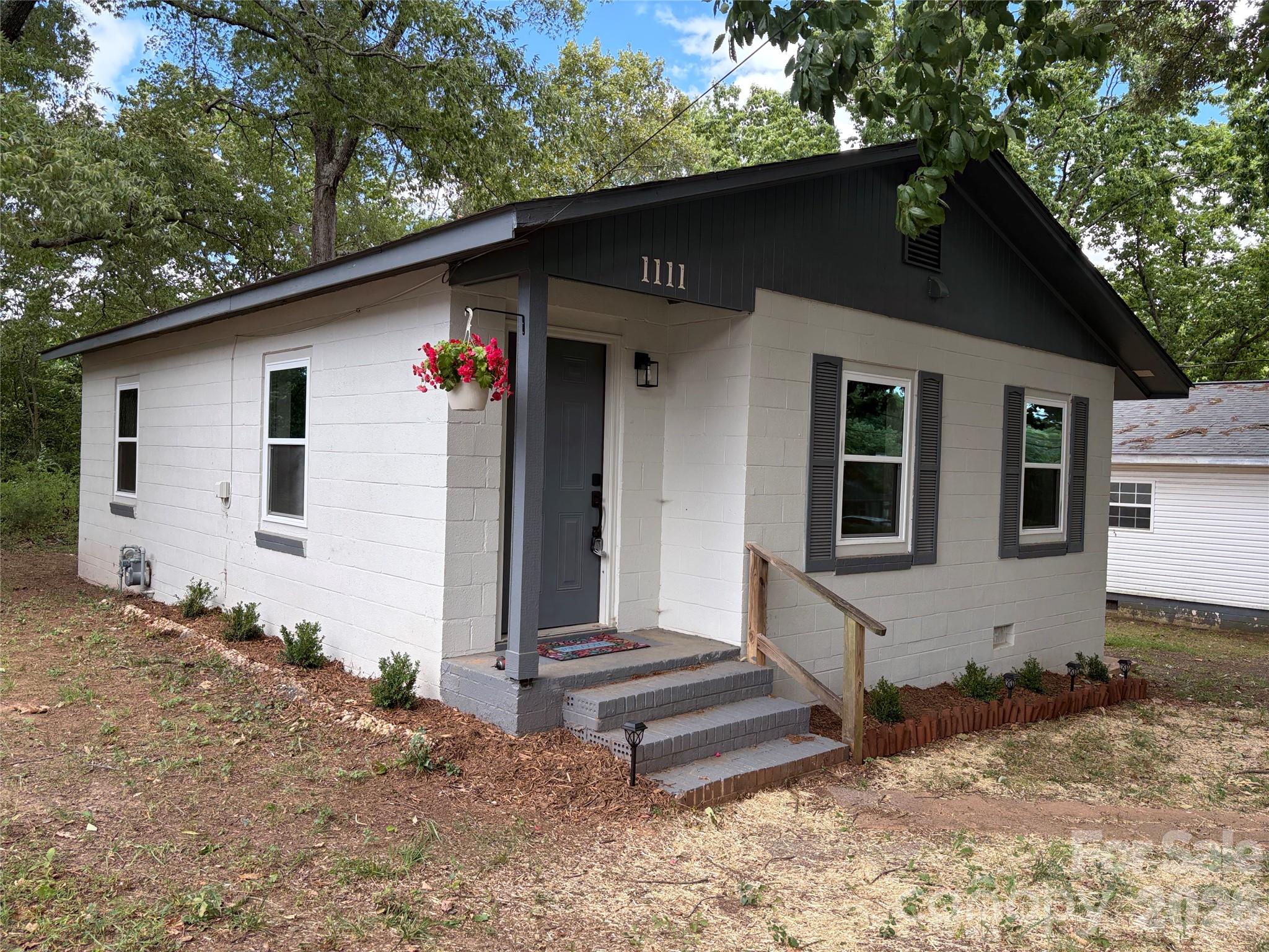 1111 S Meeting Street, Statesville, NC. property listing photo