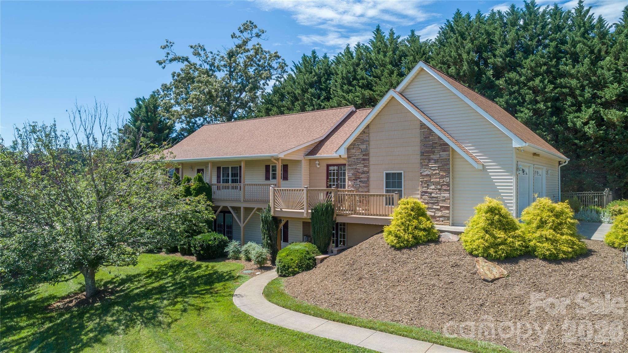 506 Brook Knoll Circle, Weaverville, NC. property listing photo