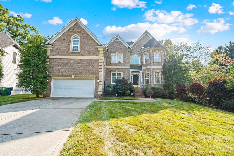 10108 Squires Way, Cornelius, NC - 6 beds, 5.5 baths, 7,016 sqft - $1,150,000