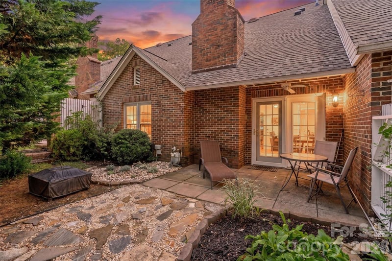 806 Colony Oaks Drive B, Monroe, NC - 2 beds, 2.5 baths, 1,751 sqft - $269,000