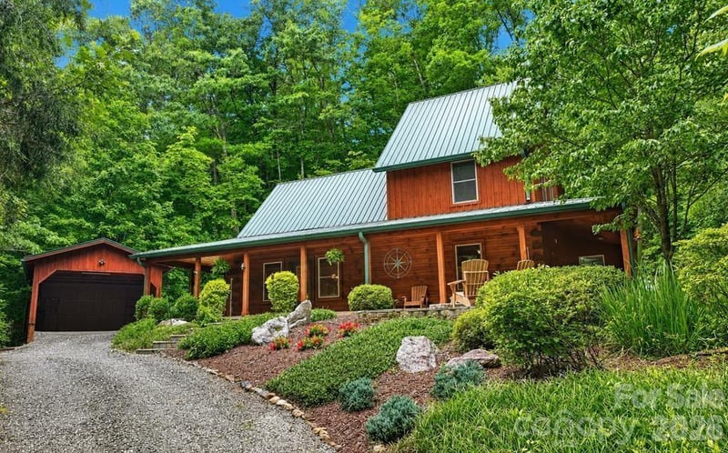 1026 High Top Mountain Road, Whittier, NC - 3 beds, 2 baths, 1,614 sqft - $479,000