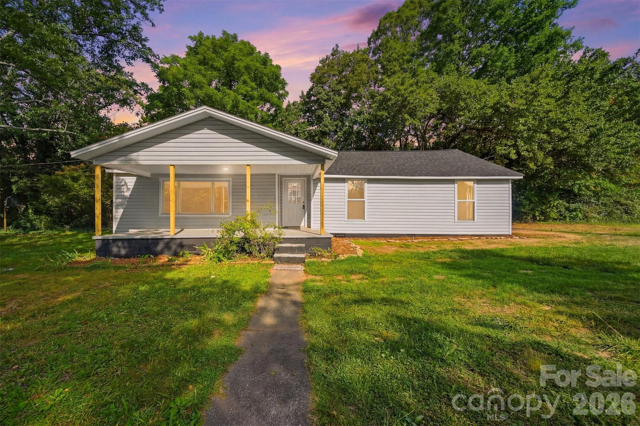 218 33rd Street SW, Hickory, NC. property listing photo