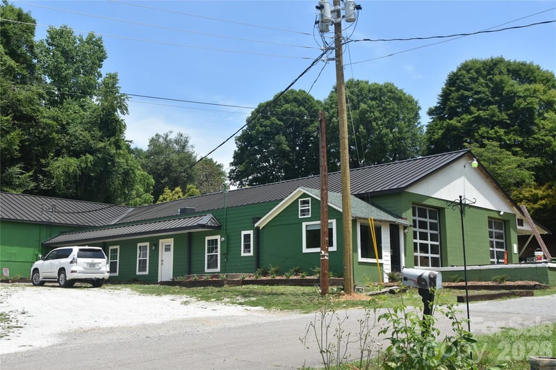 68 Circle Drive, Marion, NC - 1 bed, 1 bath, 490 sqft - $649,000