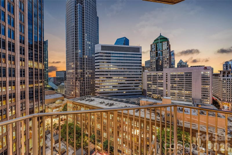 210 N Church Street Apt 1605, Charlotte, NC - 1 bed, 1 bath, 668 sqft - $329,900