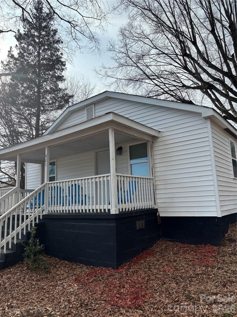 821 First Street, Kings Mountain, NC - 3 beds, 2 baths, 1,093 sqft - $222,000