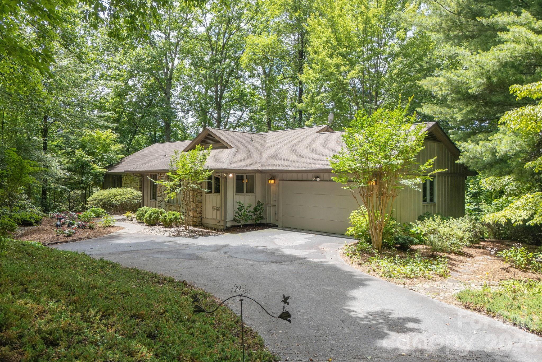 117 Tarnhill Drive, Flat Rock, NC. property listing photo