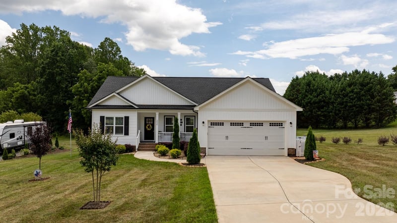 2026 Crestdale Lane, Newton, NC - 3 beds, 2 baths, 1,424 sqft - $420,000