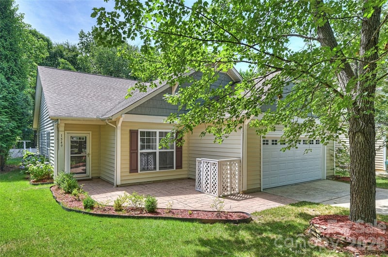 1549 Hammond Drive, Matthews, NC - 3 beds, 2 baths, 1,311 sqft - $415,000