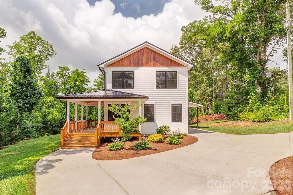 18 Wildwood Park Drive, Weaverville, NC. property listing photo