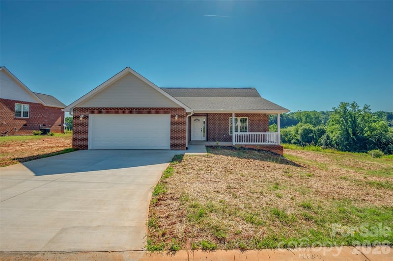 165 Central Park Circle, Spindale, NC - 2 beds, 2 baths, 1,395 sqft - $359,900